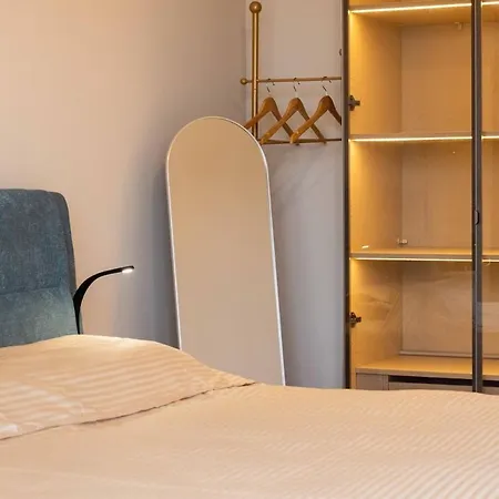 Cozy Among The Highest Floors - Free Parking