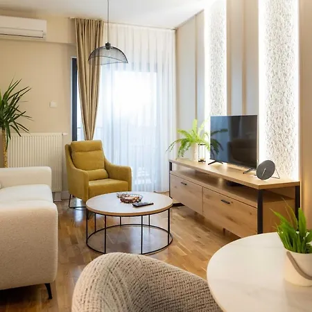 Apartment Cozy Among The Highest Floors - Free Parking *