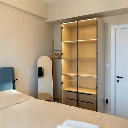 Apartment Cozy Among The Highest Floors - Free Parking *