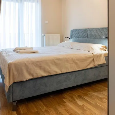 Апартаменты Cozy Among The Highest Floors - Free Parking Скопье